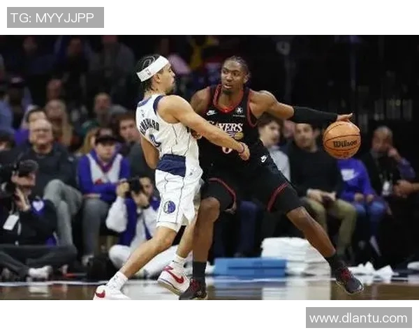 半场结束独行侠VS76人 比分62-68 76人领先 半场结束独行侠VS76人 比分62-68 76人领先