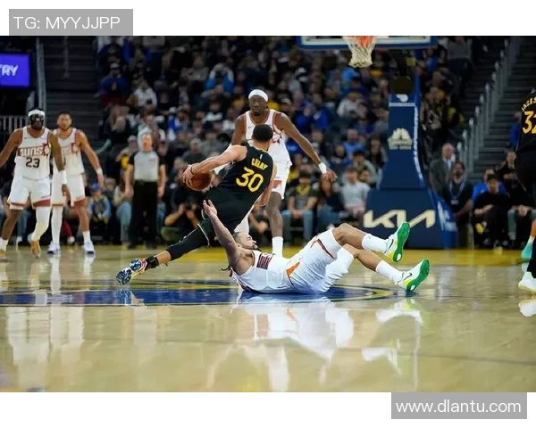 首节结束太阳VS勇士 比分44-32太阳领先